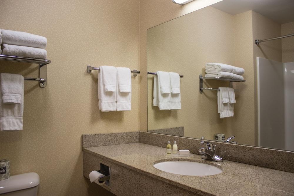 Boarders Inn & Suites By Cobblestone Hotels - Shawano Exteriör bild