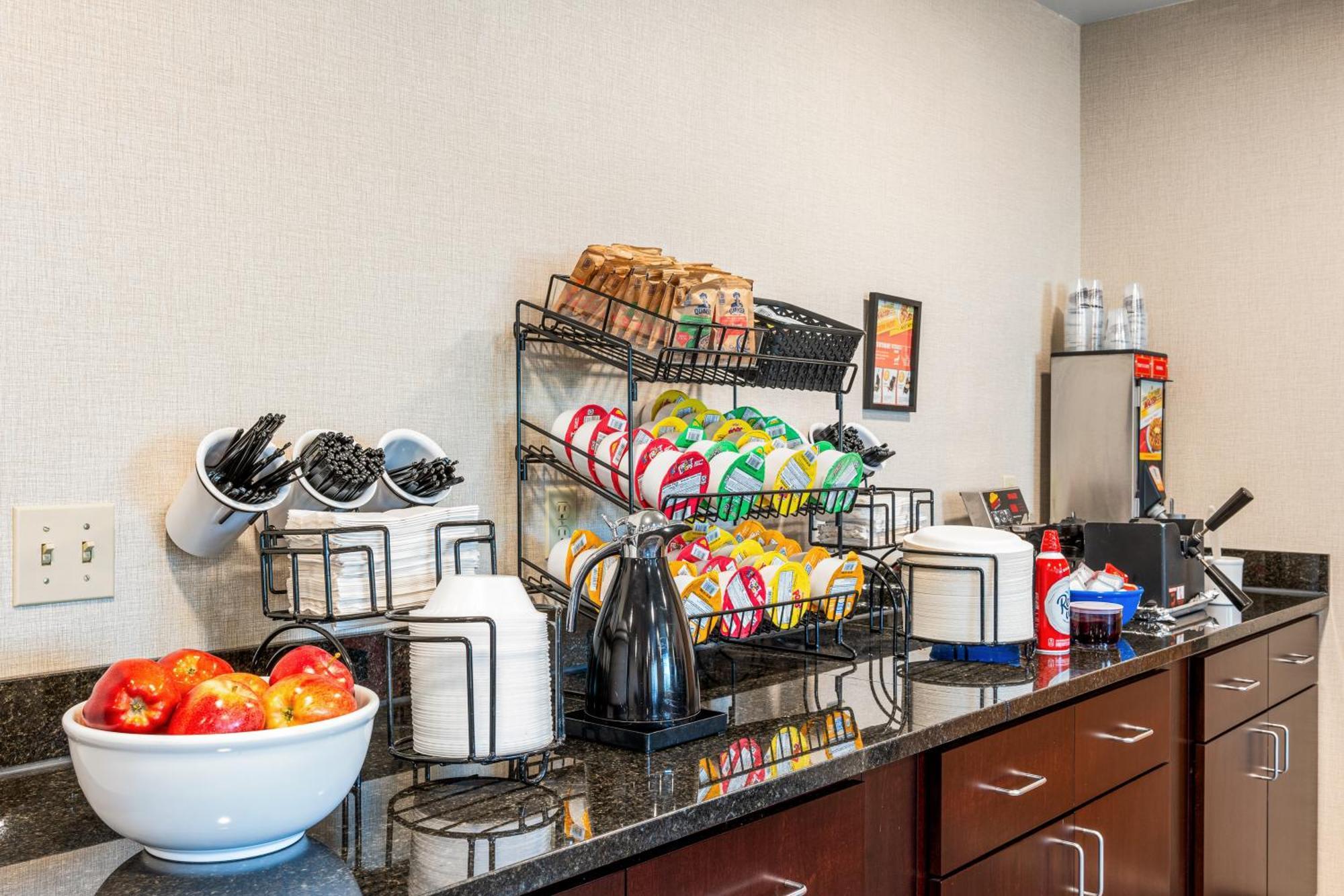 Boarders Inn & Suites By Cobblestone Hotels - Shawano Exteriör bild