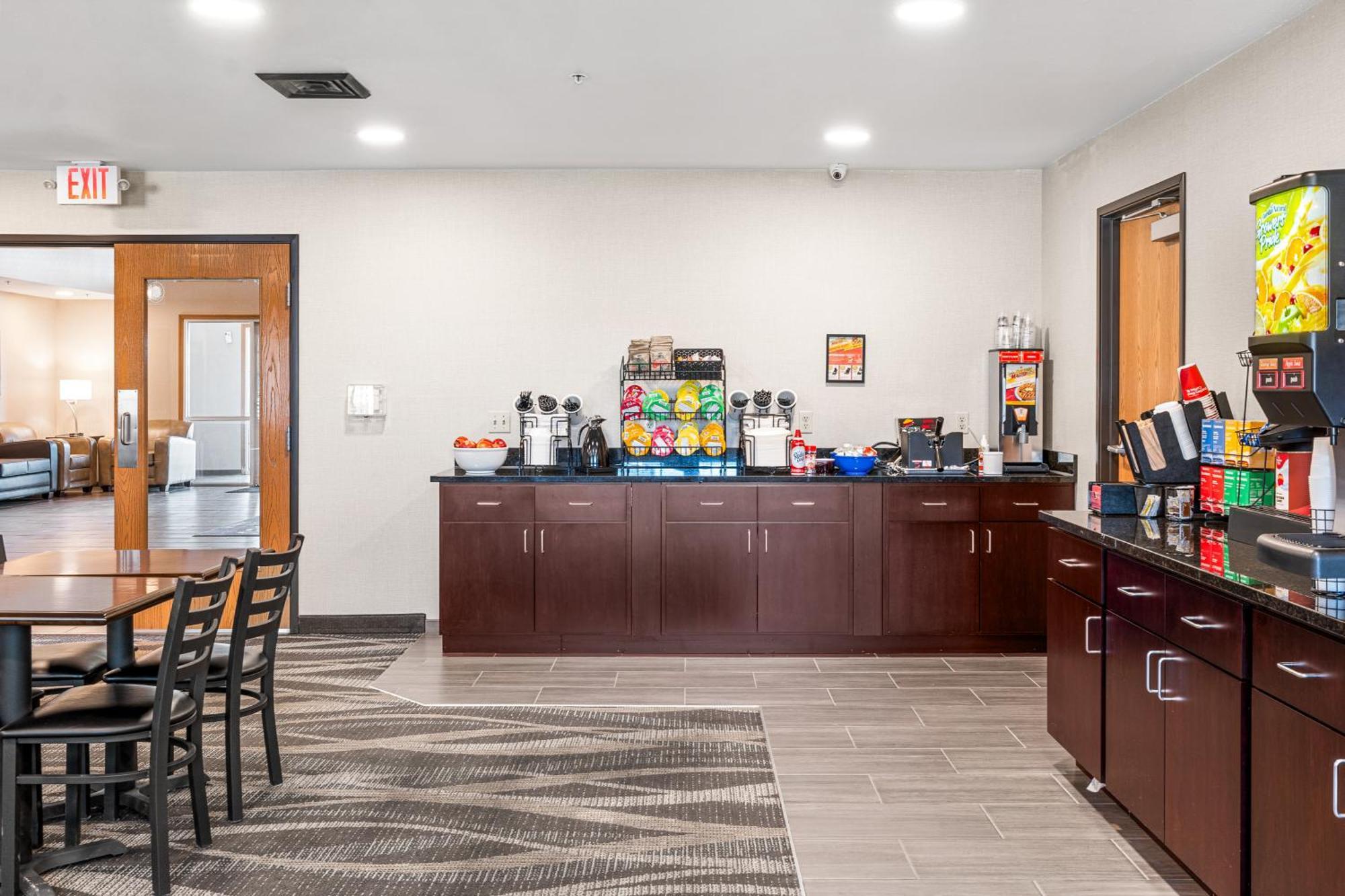 Boarders Inn & Suites By Cobblestone Hotels - Shawano Exteriör bild