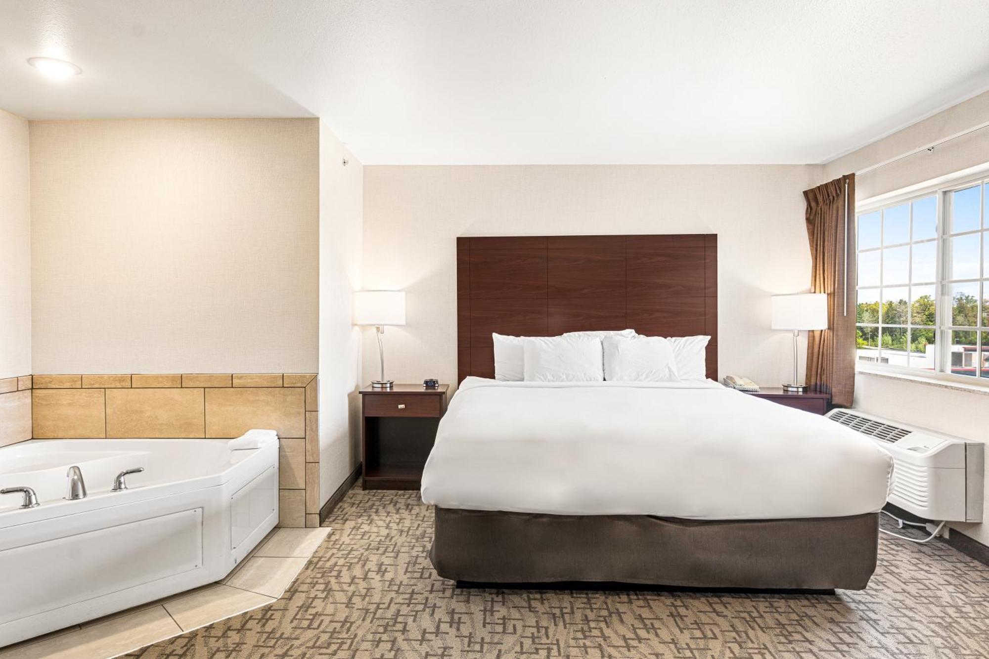 Boarders Inn & Suites By Cobblestone Hotels - Shawano Exteriör bild