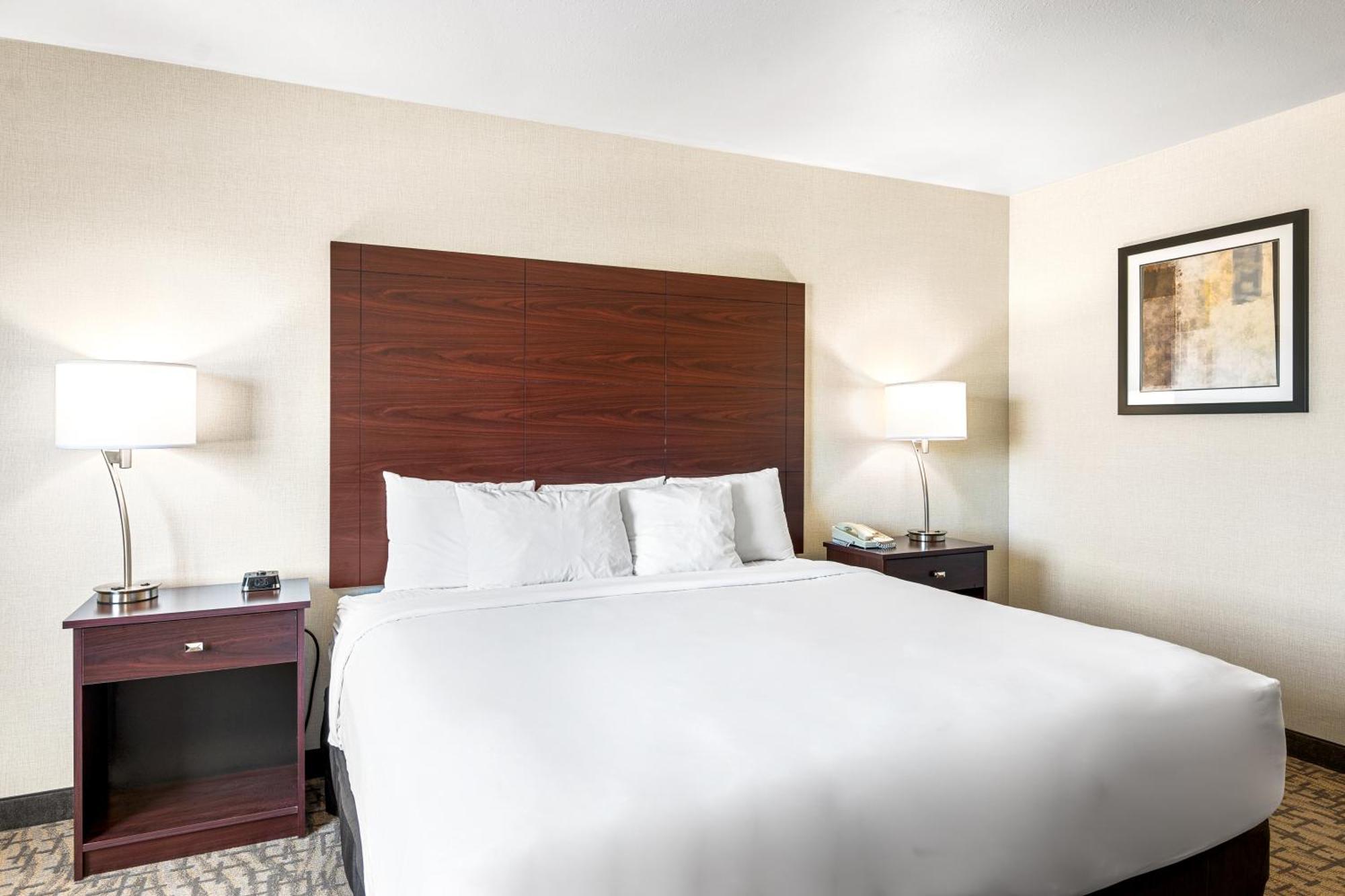 Boarders Inn & Suites By Cobblestone Hotels - Shawano Exteriör bild
