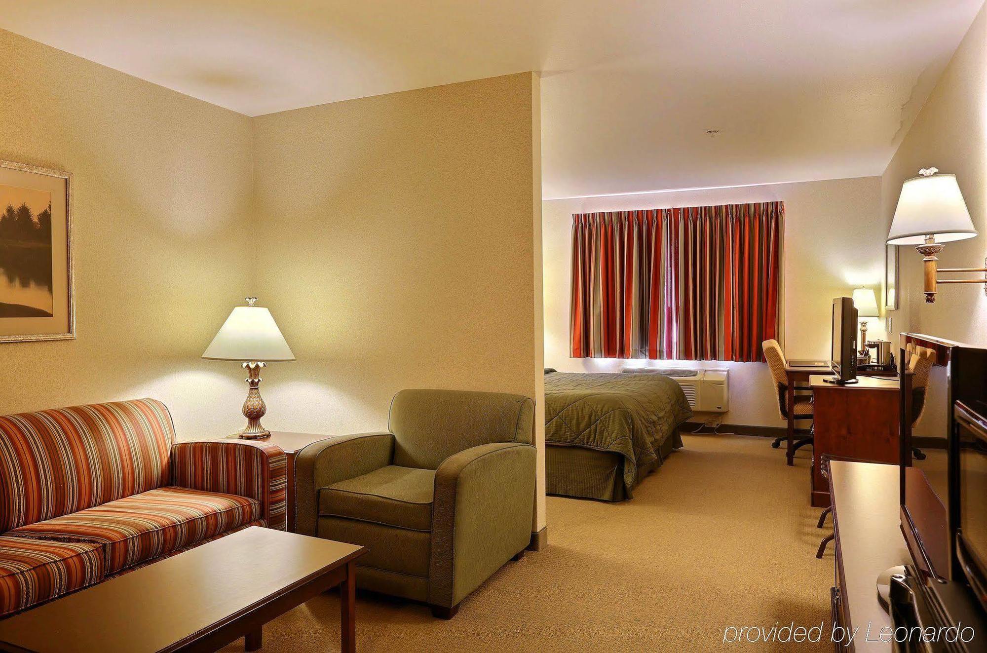 Boarders Inn & Suites By Cobblestone Hotels - Shawano Exteriör bild