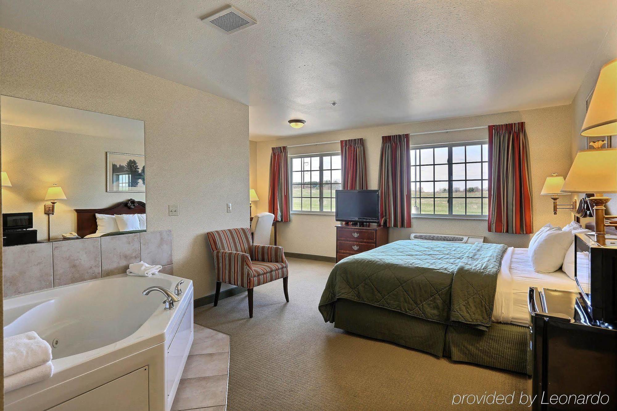 Boarders Inn & Suites By Cobblestone Hotels - Shawano Exteriör bild