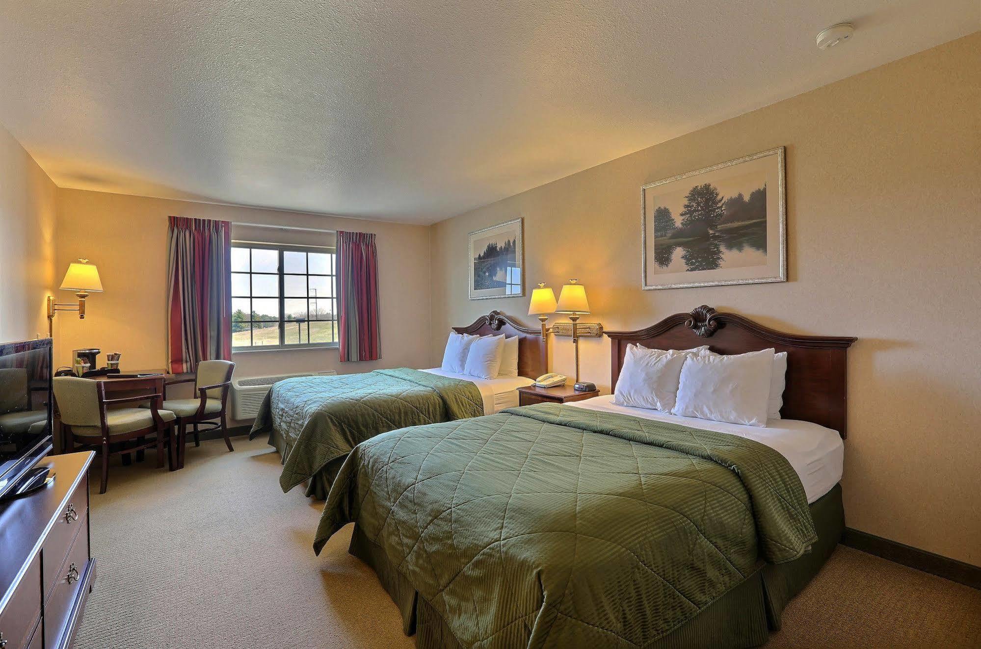 Boarders Inn & Suites By Cobblestone Hotels - Shawano Exteriör bild